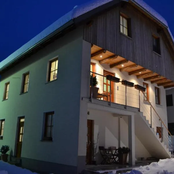 Apartments Nac Bovec、ボヴェツのホテル