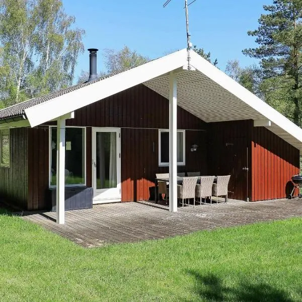 4 person holiday home in L s、Vesterø Havnのホテル