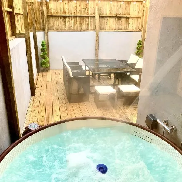 Victory luxury hot tub house, hotel v destinaci Blackpool