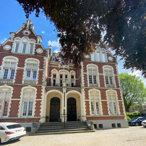 KRISKO parking privé et clos, hotel v destinaci Armentieres