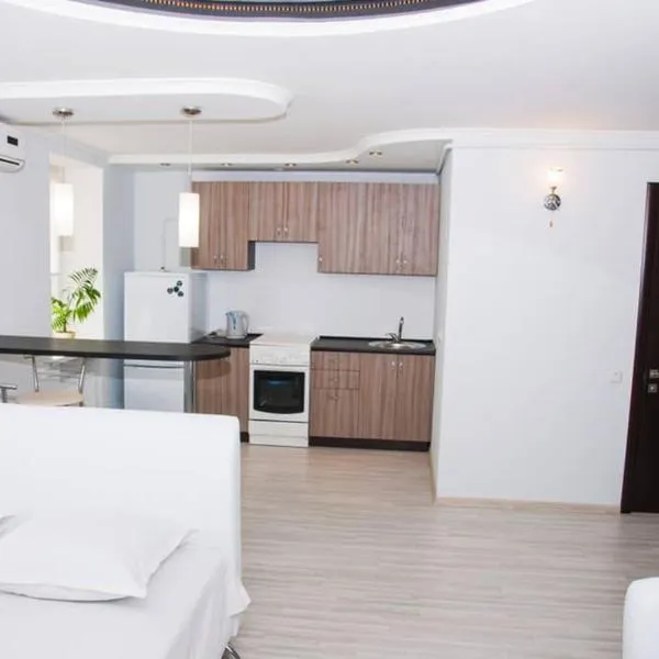 Студія, вул. Сумгаїтська, 24, центр ПЗР, hotel in Cherkasy