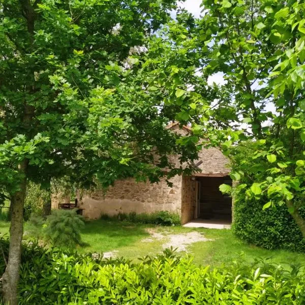 Gîte de La Brenelière, hotel v destinaci Cirière