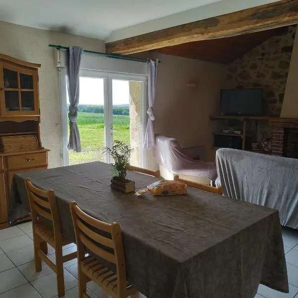 Gîte de La Brenelière, hotel in Cirière