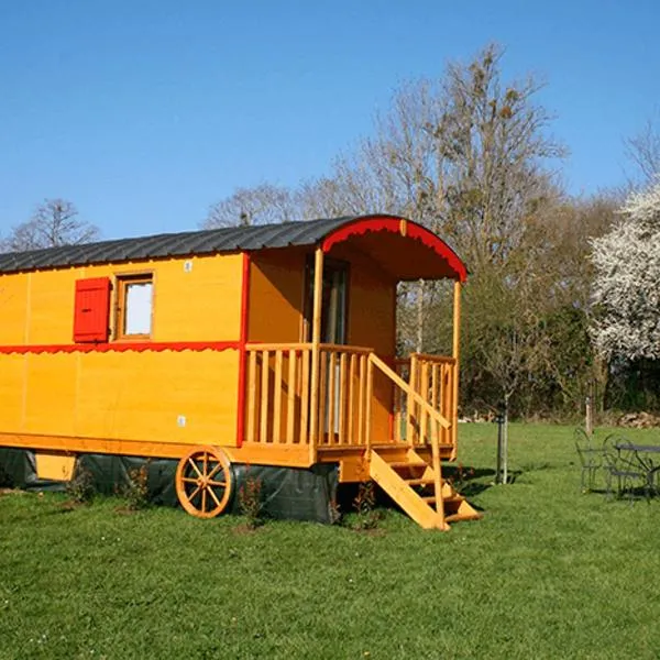 Roulotte Poulette, hotel in Saint-Ouen-de-Sècherouvre