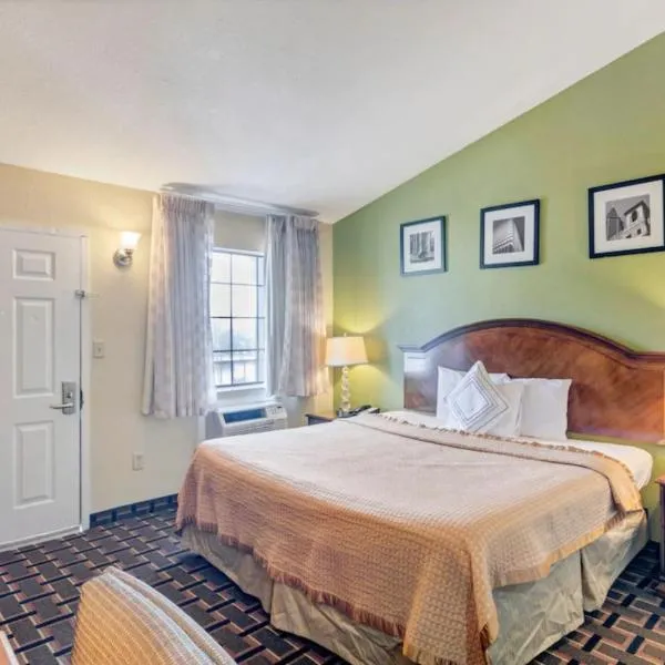 Savannah Garden Hotel: Savannah'da bir otel