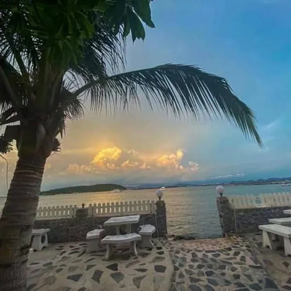 Rubtawan Sichang Resort, hótel í Ko Si Chang