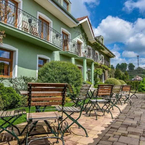 Penzion Tematin, hotel in Ratnovce