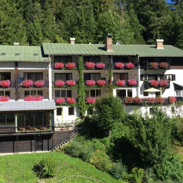 Gästehaus Lärchenhang, готель у місті Міттенвальд