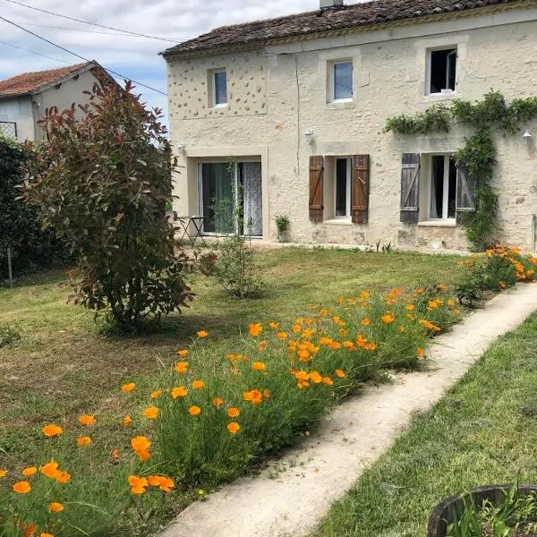 Gite Augirons – hotel w mieście Saint-Ciers-sur-Gironde