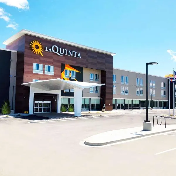 La Quinta Inn & Suites Limon by Wyndham, hotel en Limón