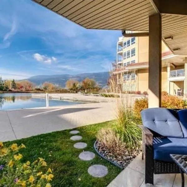 Tranquil Waterfront Condo, Hotel in Kelowna