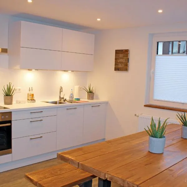 Ferienwohnung Susi's Daheim bei Europa Park Rust, hotel in Rheinhausen