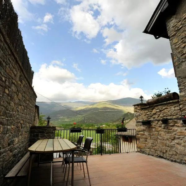 Ca la Teresa, hotel in Ribera de Montardit