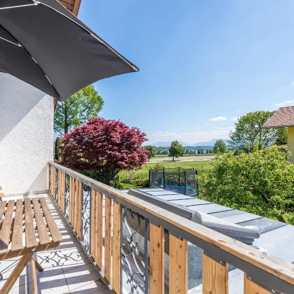 Ferienwohnung Selina, hotel v destinaci Taching am See