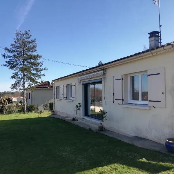 La Petite Source, hotel in Bussac-Forêt