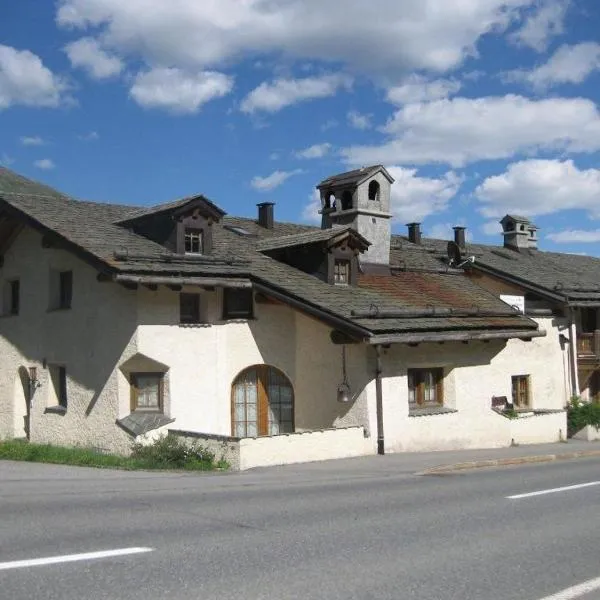 Ferienwohnung Jalet, hotel v destinaci Tschierv