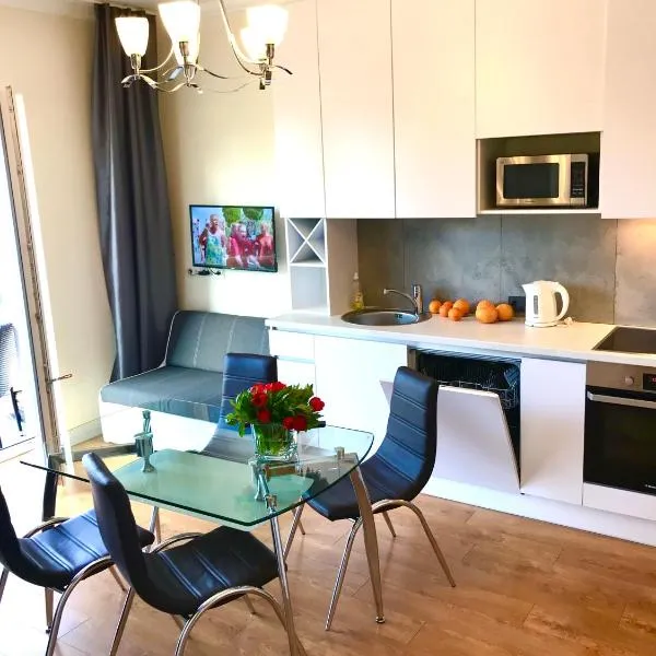 VILLA FLORANCE apartments with terraces & parking, hotel en Ventspils
