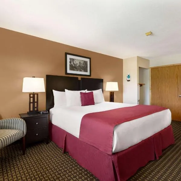 Baymont by Wyndham Cortez, hotel di Cortez