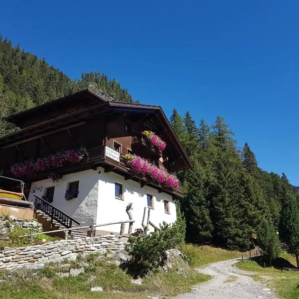 Pension Fürhapter mit Bio- Bauernhof, hotel en Sankt Jakob in Defereggen