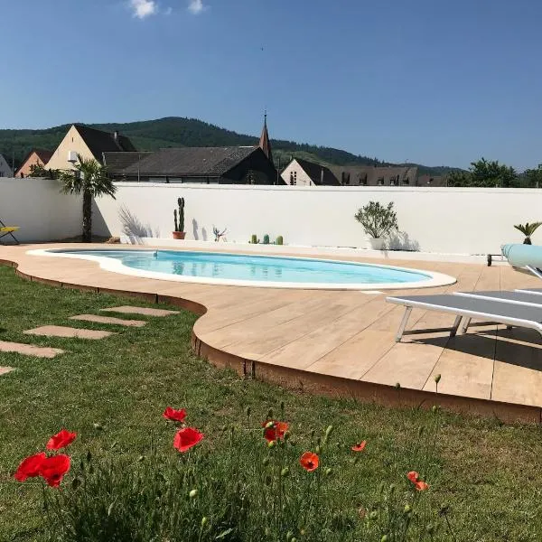 Alsacebnb - Gîte 12 personnes dans le vignoble - Piscine privée & Spa, hotel en Ammerschwihr