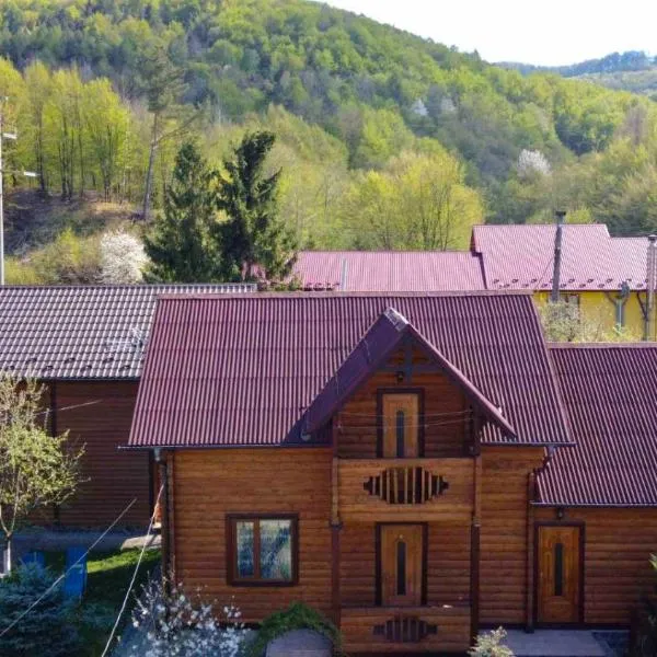 Котедж "Хата Рибака" โรงแรมในโคซิฟ