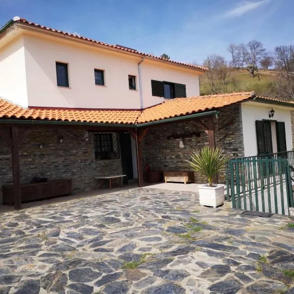 Alojamento Local Madre de Cima, ξενοδοχείο σε Vinhais