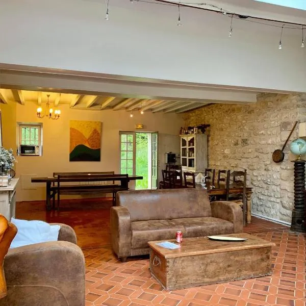 Chambres au Domaine de Seraincourt, ξενοδοχείο σε Seraincourt