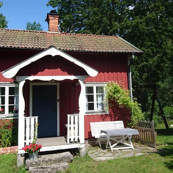 RÖDA STUGAN PÅ SLINKEN, hotel v destinaci Sala
