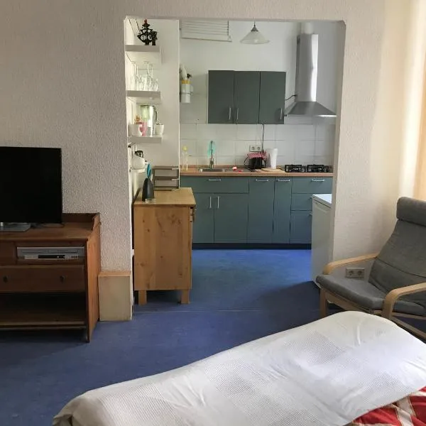 Klein App in Alt - Tegel, hotel en Berlín