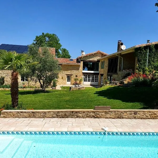 L'Ermitage de Saint-Bardoux, hotel in Margès