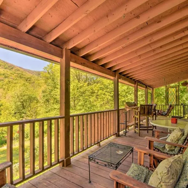 Enchanting Cabin with Mother-In-Law Suite Mtn Views, hotel di Yellow Creek