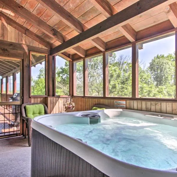 Idyllic Sevierville Cabin: Deck + Smoky Mtn View!, Hotel in Sevierville