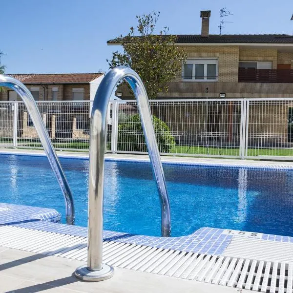 Villa Oasis de Bardenas & Piscina, hotell i Valtierra