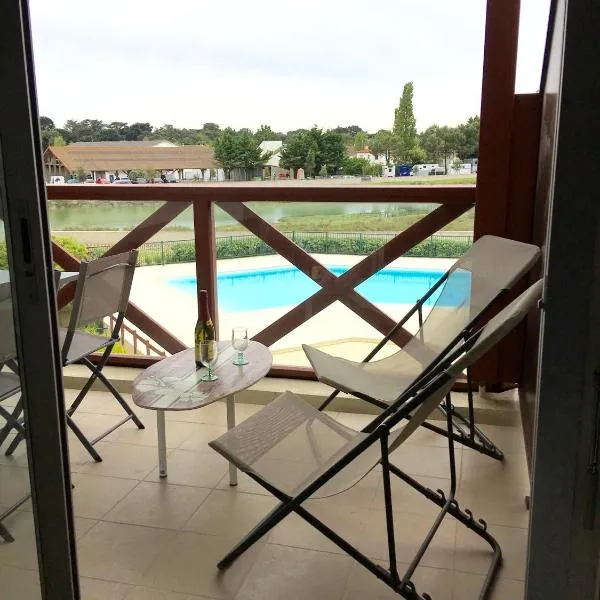 Appartement d'une chambre a Guerande a 600 m de la plage avec vue sur la mer piscine partagee et jardin clos, hotel in Guérande