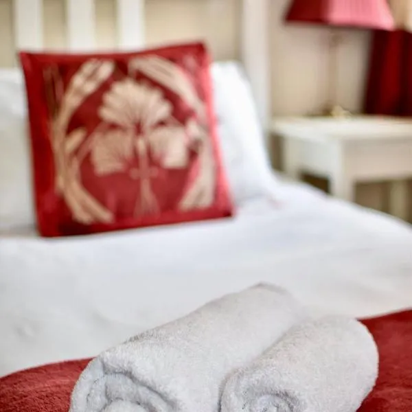 Witchingham B&B, hotel v destinaci Holyhead