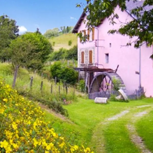 Maison de 2 chambres avec jardin clos et wifi a Chirens, hotel en Réaumont