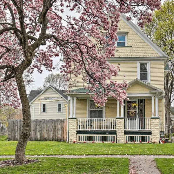 Idyllic Rochester Apartment 2 Miles to Downtown!, hotel in Rochester