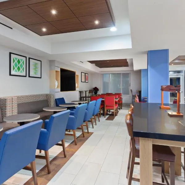 Holiday Inn Express Elk Grove West I-5 by IHG, hotel v mestu Elk Grove