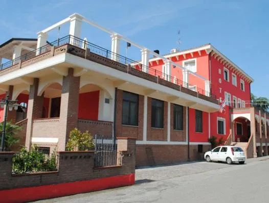 Hotel Cigno Reale, hotel a Rolo