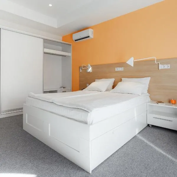 Orange Hotel, hotel in Odesa