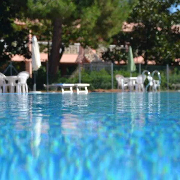 Residence Conero P. T. blocco E, hotel en Marcelli