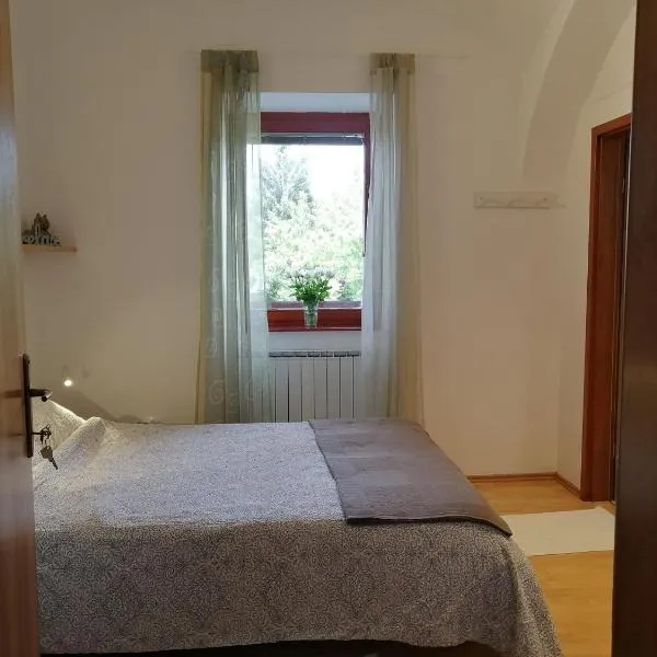 City center blue sky house, hotel a Postumia