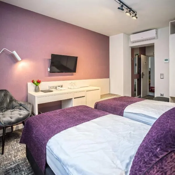 Piccolo Panzió Vendéglő Vinoteca, hotel v destinaci Zalaegerszeg