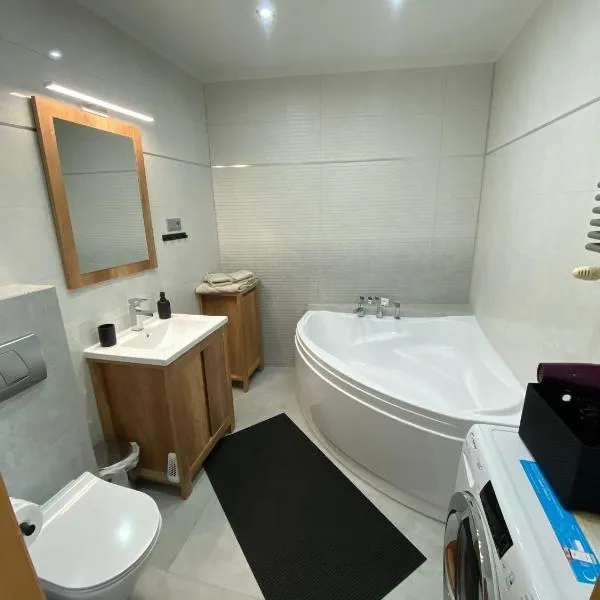 Apartament Dwupoziomowy - klimatyzacja, hotel v destinaci Słupsk