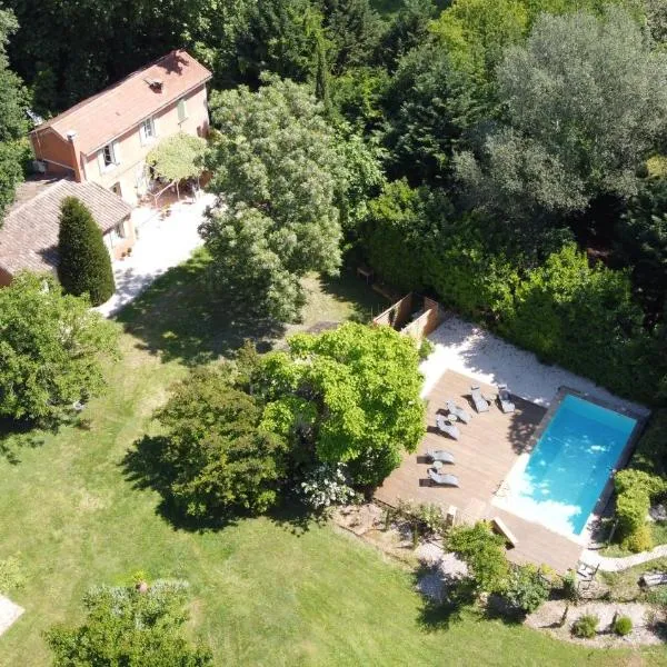 Le Pavillon Vert - B&B, hotel em Vedène