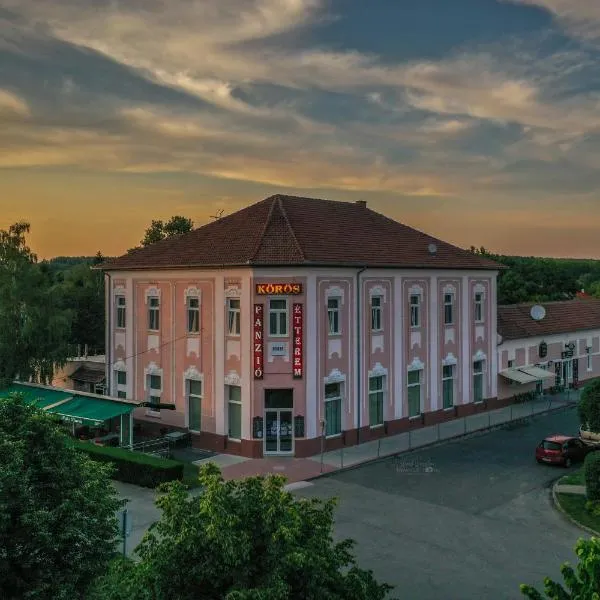 Körös Panzió és Étterem, hotel en Dévaványa