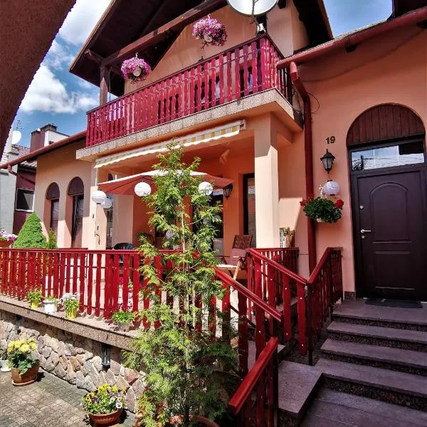 Dom pod Tujami, hotel v Krakově