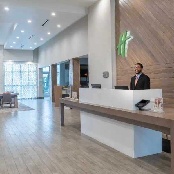 Holiday Inn & Suites Memphis Southeast-Germantown by IHG, hotel u gradu Memfis