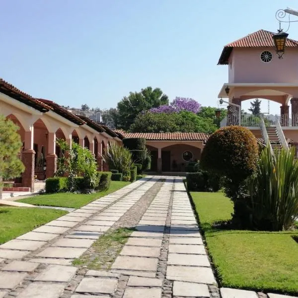 Hotel Ojo de Agua, hotel in San Pedro Jácuaro