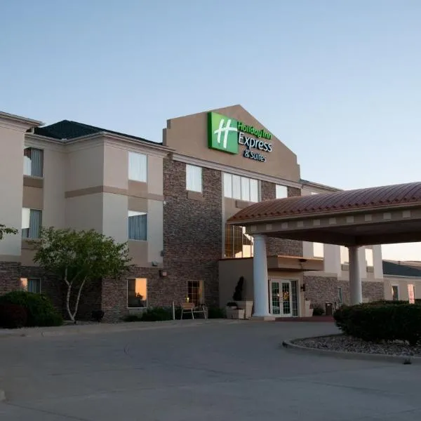 Holiday Inn Express Hotel & Suites Bloomington-Normal University Area, an IHG Hotel, hotel a Bloomington